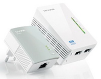 TP-Link - Hlzat Adapter NIC - TP-Link TL-WPA4220KIT 300MB Wifi Powerline Extender